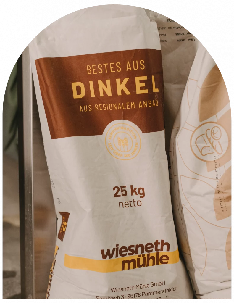 Das Wiesnether Mühlen Mehl mit dem selbst angebautem Dinkel.